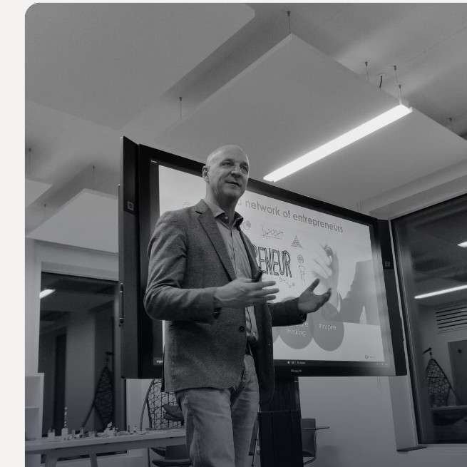 Karl, CEO and co-founder of Hashting